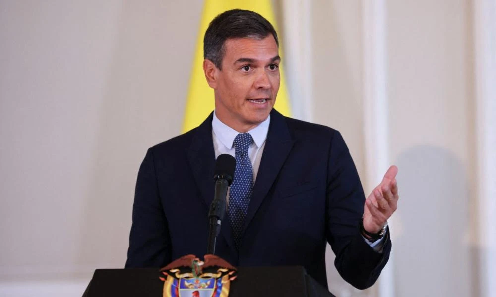 Παραμένει στην πρωθυπουργία της Ισπανίας ο Πέδρο Σάντσεθ